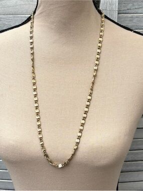 Vintage Avon 32" Gold Tone Swirl Link Necklace | Curated by Churoncalla